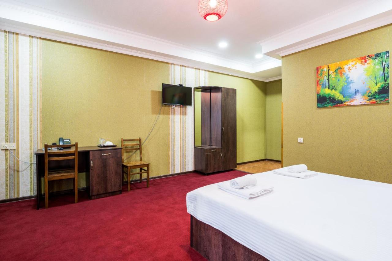 Hotel Georgian House Kutaisi Esterno foto