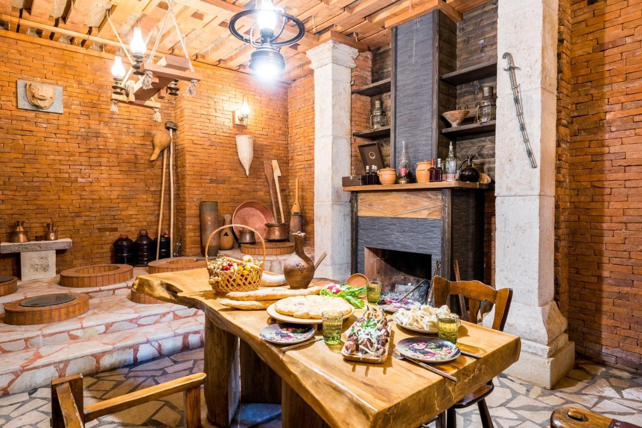 Hotel Georgian House Kutaisi Esterno foto